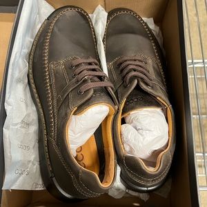 Brown ECCO fusion shoes in box never worn size 10.5